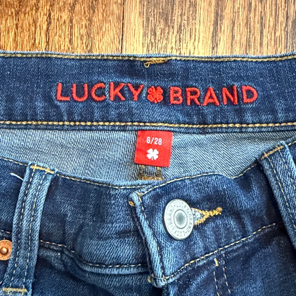 Lucky Brand- Oh Lucky You! Women's Denim Shorts Sz 6 - Picture 2 of 4